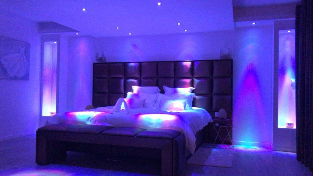 Spalace Cuincy Bagian luar foto